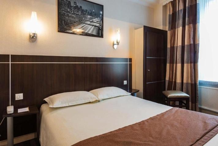 Double Room with Shared Toilet